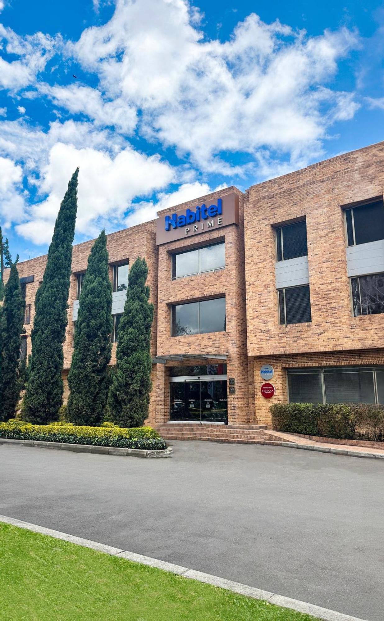 Hotel Habitel Prime Bogota Bagian luar foto