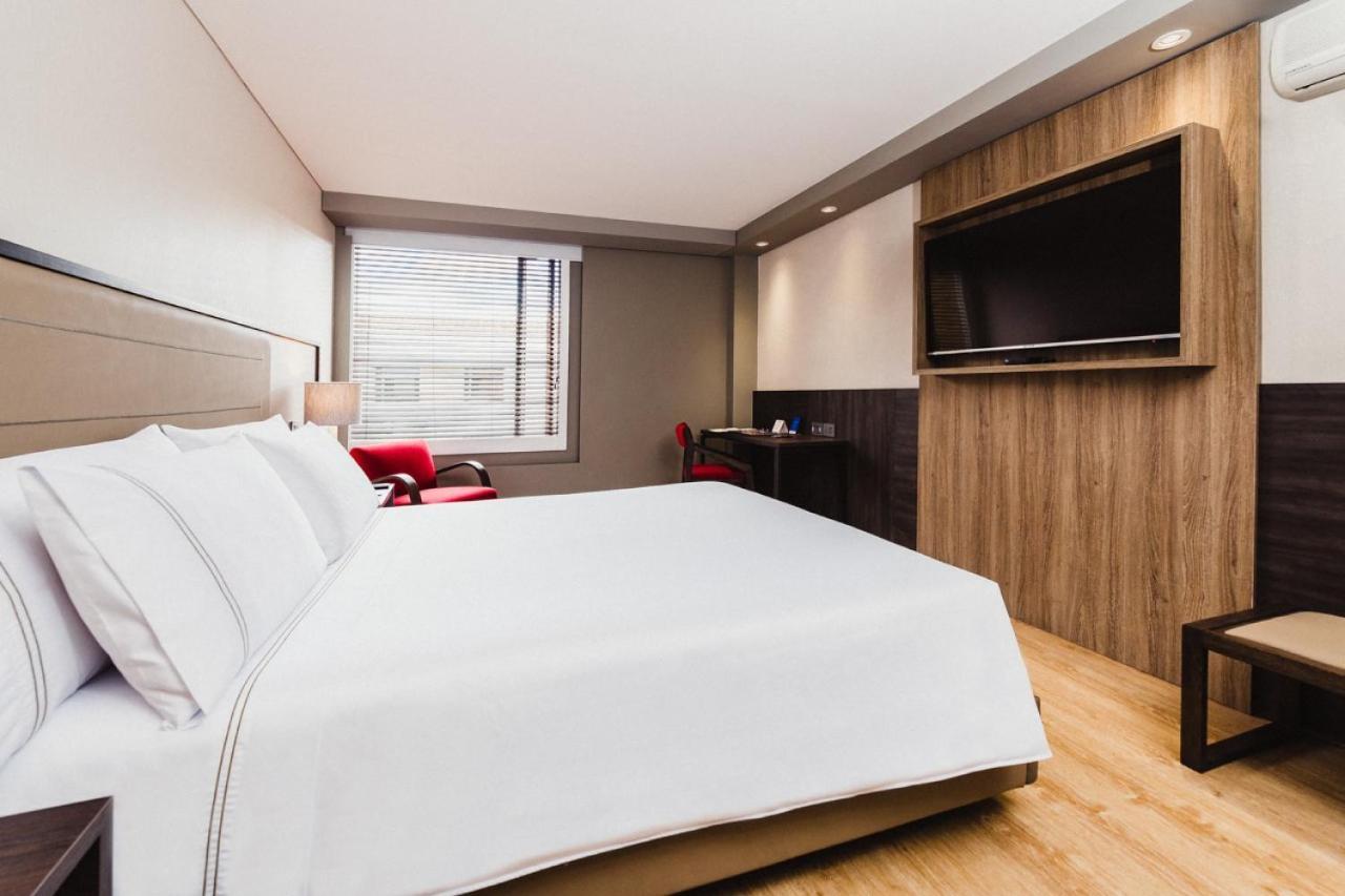 Hotel Habitel Prime Bogota Bagian luar foto